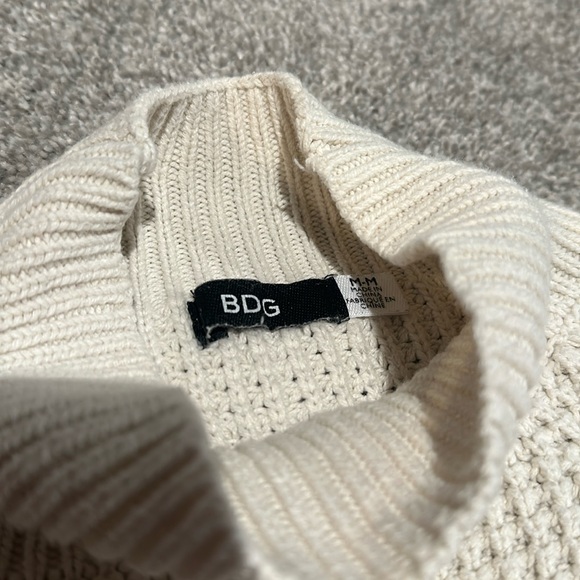 Urban Outfitters Cream Knit acrylic cotton turtleneck sweater size small‎ - Picture 2 of 7